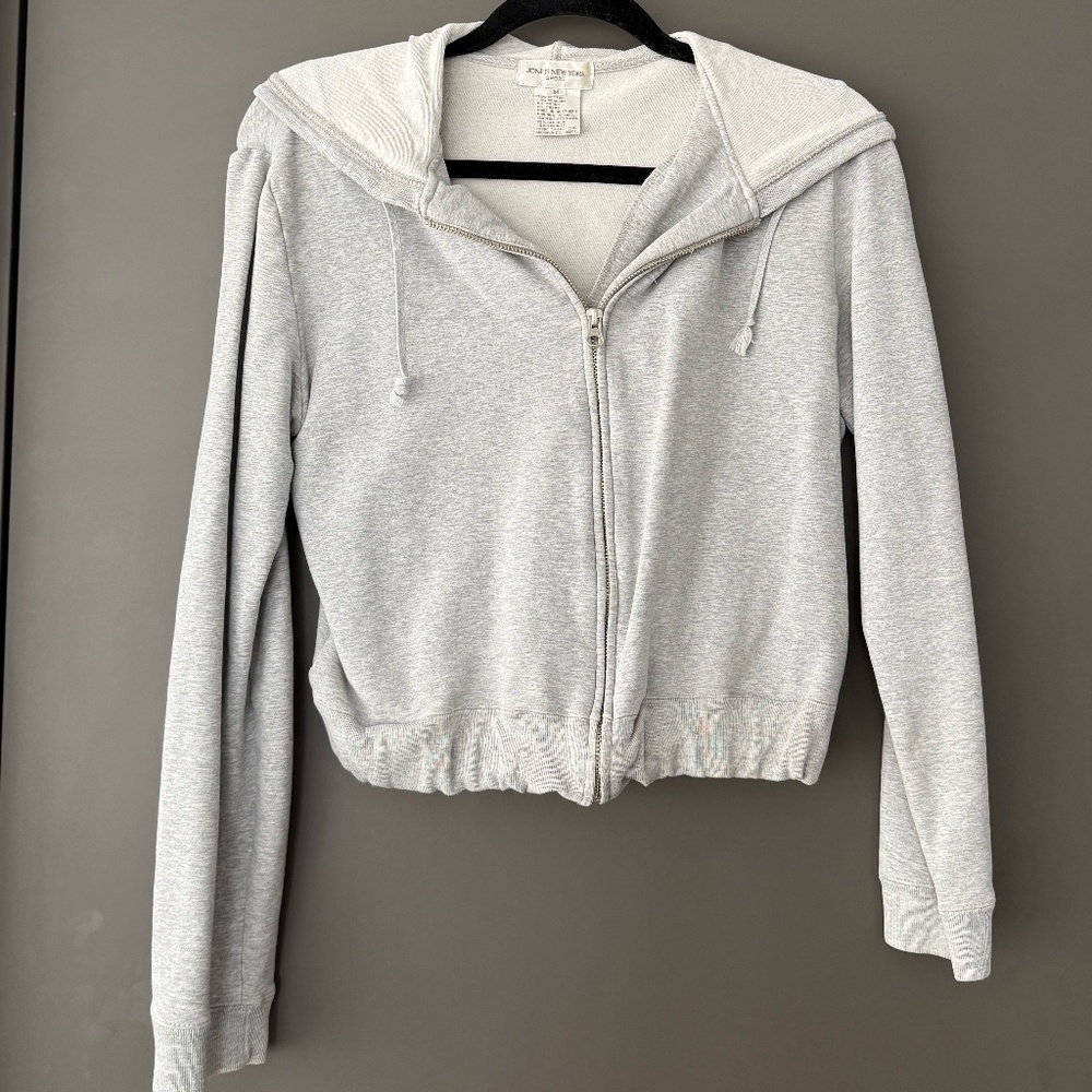 Jones New York Sport Grey Zip-Up Hoodie – Size M (Fits Like S)